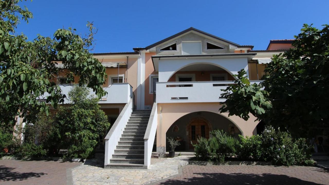 Apartments Kirincic Sveti Vid-Miholjice Kültér fotó