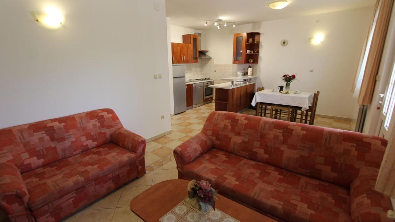 Apartments Kirincic Sveti Vid-Miholjice Kültér fotó