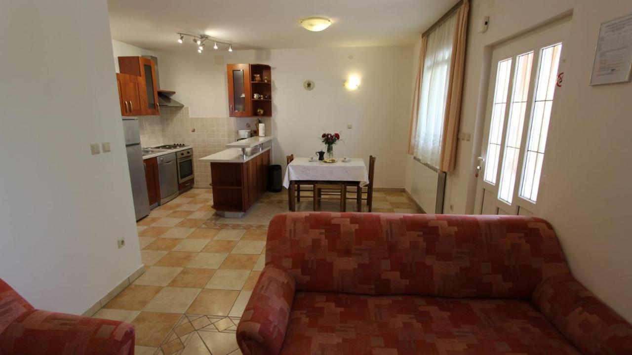 Apartments Kirincic Sveti Vid-Miholjice Kültér fotó