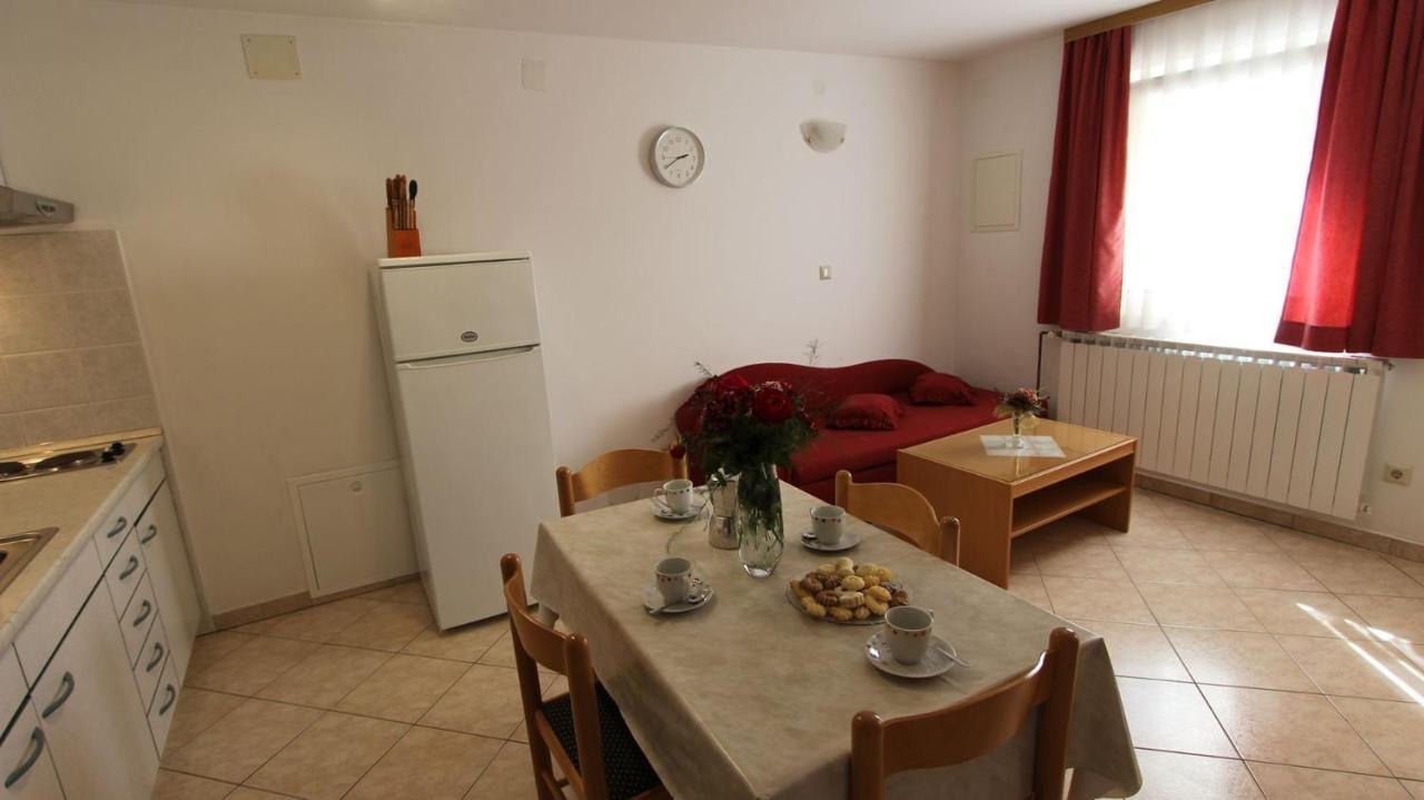 Apartments Kirincic Sveti Vid-Miholjice Kültér fotó
