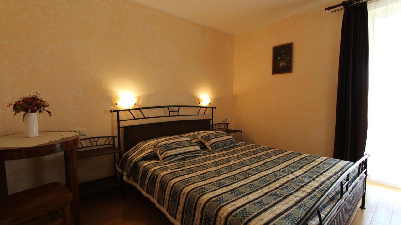 Apartments Kirincic Sveti Vid-Miholjice Kültér fotó