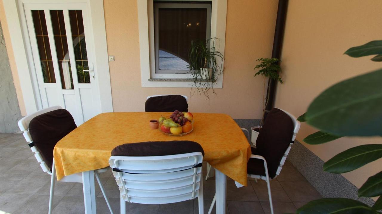 Apartments Kirincic Sveti Vid-Miholjice Kültér fotó
